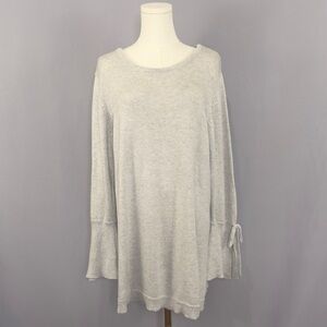 AGB Effortlessly Feminine Women's Light Gray Knit Sweater With Charming Sleeves